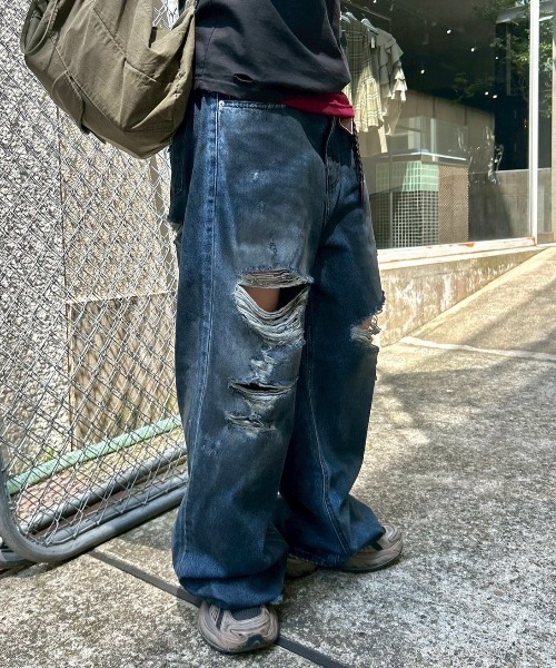 Chikashitsu +(チカシツプラス)の「【Chikashitsu +】oiled wash destroy denim pants / 【チカシツプラス】オイルドウォッシュデストロイデニムパンツ(デニムパンツ・メンズ・ブルー・M/S/L)」の20枚目の写真