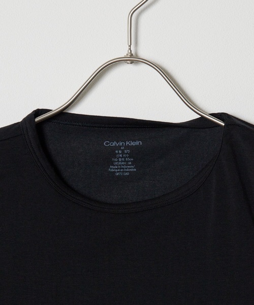 Calvin Klein（カルバン・クライン）の「Calvin Klein/カルバンクライン T-SHIRT BRALETTE Tシャツブラレット（スポーツブラ・レディース・ホワイト・S/M/L）」の2枚目の写真