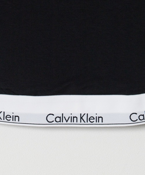Calvin Klein（カルバン・クライン）の「Calvin Klein/カルバンクライン T-SHIRT BRALETTE Tシャツブラレット（スポーツブラ・レディース・ホワイト・S/M/L）」の4枚目の写真