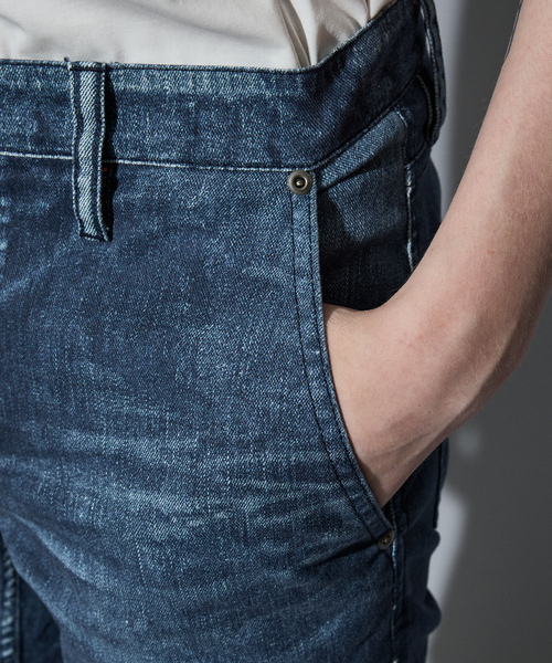 5351 POUR LES HOMMES（ゴーサンゴーイチプールオム）の「【25A/W】プリント テーパード デニム（デニムパンツ・メンズ・インディゴブルー/ブラック・48/46/44/50）」の17枚目の写真