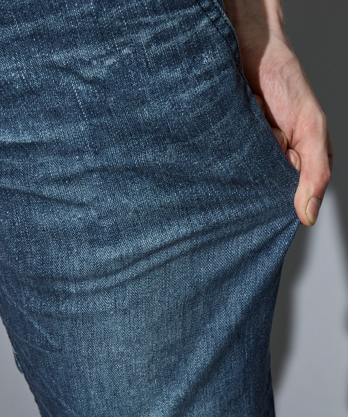 5351 POUR LES HOMMES（ゴーサンゴーイチプールオム）の「【25A/W】プリント テーパード デニム（デニムパンツ・メンズ・インディゴブルー/ブラック・48/46/44/50）」の18枚目の写真