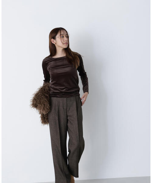 NATURAL BEAUTY BASIC（ナチュラルビューティーベーシック）の「◇ベロアボートネックカットソー（Tシャツ/カットソー・レディース・ピンク/グレイッシュベージュ/ダークブラウン/オフホワイト・FREE）」の13枚目の写真