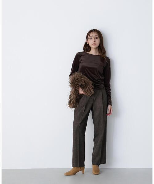 NATURAL BEAUTY BASIC（ナチュラルビューティーベーシック）の「◇ベロアボートネックカットソー（Tシャツ/カットソー・レディース・ピンク/グレイッシュベージュ/ダークブラウン/オフホワイト・FREE）」の15枚目の写真