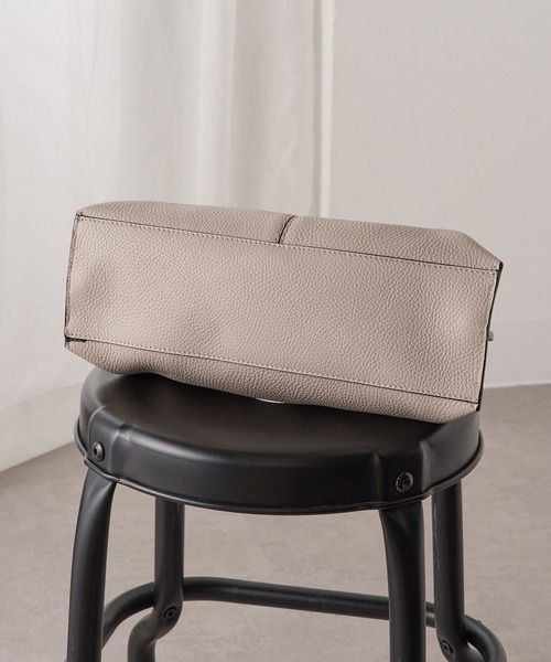 LORISTELLA（ロリステッラ）の「【LORISTELLA】シュリンクレザー 2WAYワンハンドルバッグ ショルダーバッグ 3043（ショルダーバッグ・レディース・グレイッシュベージュ/ブラック・FREE）」の9枚目の写真