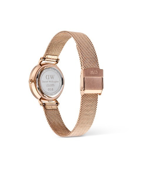 Daniel Wellington(ダニエルウェリントン)の「Petite Roman Numerals Date 28MM レーディス腕時計 ローズゴールド/シルバー(アナログ腕時計・レディース・ピンクゴールド/シルバー・28mm)」の9枚目の写真