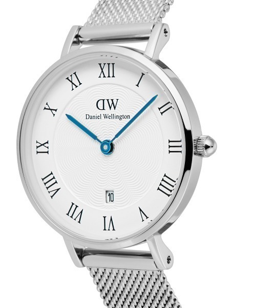 Daniel Wellington(ダニエルウェリントン)の「Petite Roman Numerals Date 28MM レーディス腕時計 ローズゴールド/シルバー(アナログ腕時計・レディース・ピンクゴールド/シルバー・28mm)」の4枚目の写真