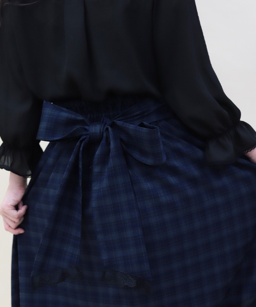 axes femme POETIQUE（アクシーズファムポエティック）の「サス付ハイウエストロングスカート（スカート・レディース・ブラウン/ブラック/ブルー・MEDIUM）」の12枚目の写真