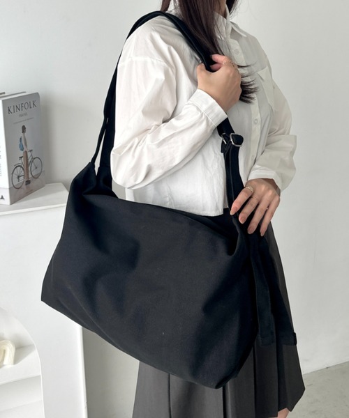 wears(ウェアーズ)の「ダブルベルトキャンバス2WAYショルダーバッグ(ショルダーバッグ・レディース・アイボリー/ブラック/カーキ/ライトベージュ/オリーブ/ブラック系その他・FREE)」の1枚目の写真