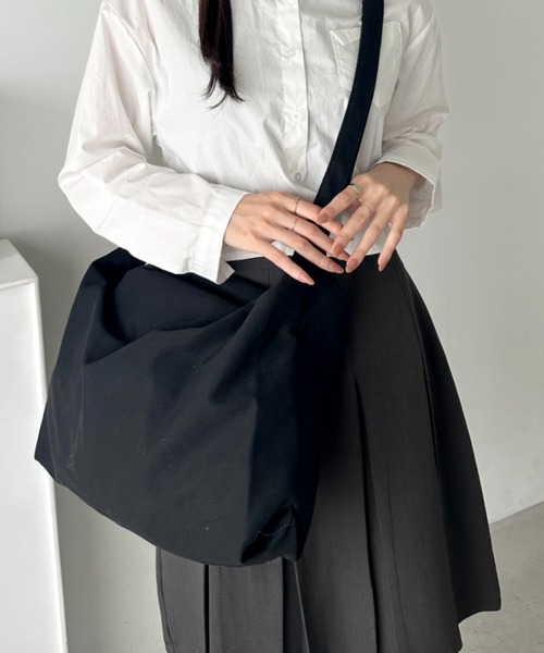 wears(ウェアーズ)の「ダブルベルトキャンバス2WAYショルダーバッグ(ショルダーバッグ・レディース・アイボリー/ブラック/カーキ/ライトベージュ/オリーブ/ブラック系その他・FREE)」の18枚目の写真