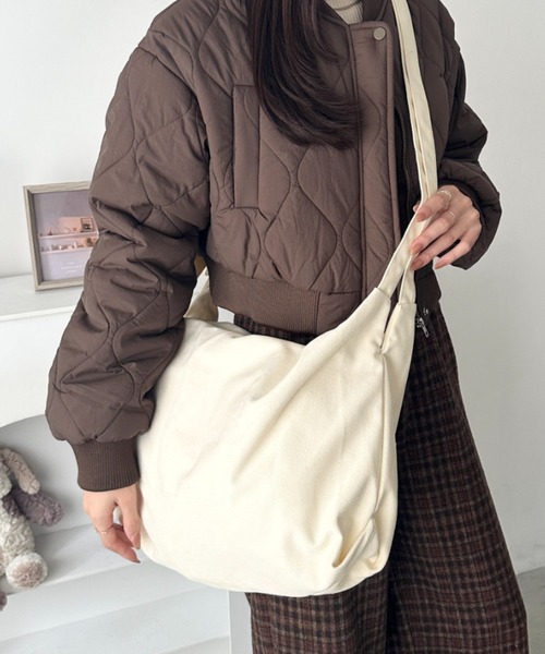 wears(ウェアーズ)の「ダブルベルトキャンバス2WAYショルダーバッグ(ショルダーバッグ・レディース・アイボリー/ブラック/カーキ/ライトベージュ/オリーブ/ブラック系その他・FREE)」の11枚目の写真