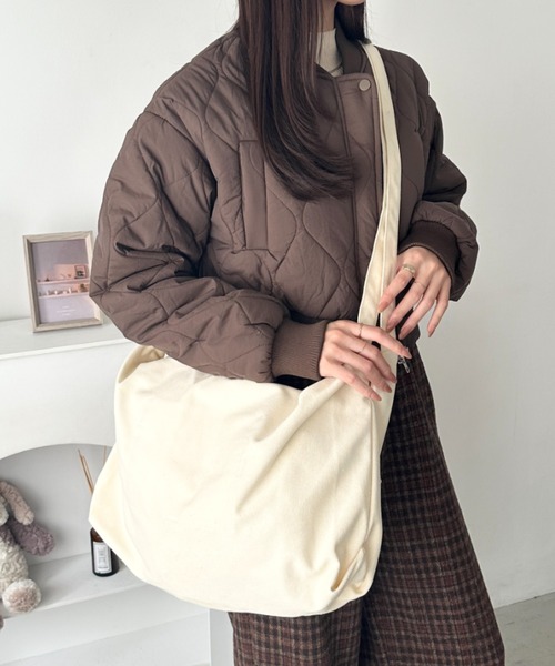 wears(ウェアーズ)の「ダブルベルトキャンバス2WAYショルダーバッグ(ショルダーバッグ・レディース・アイボリー/ブラック/カーキ/ライトベージュ/オリーブ/ブラック系その他・FREE)」の13枚目の写真