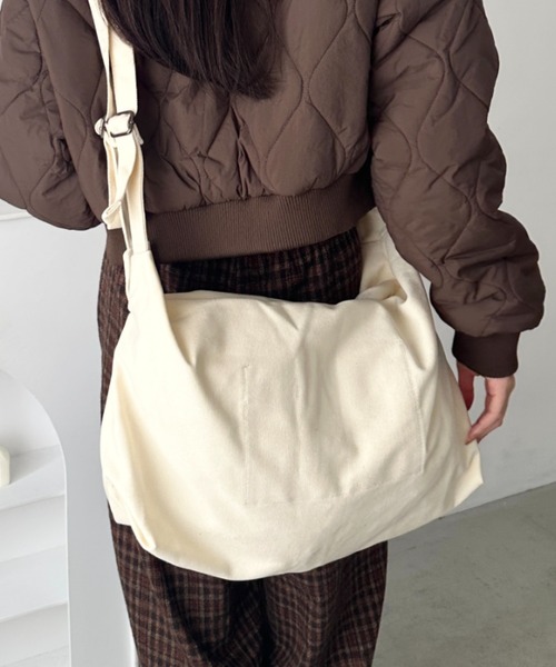 wears(ウェアーズ)の「ダブルベルトキャンバス2WAYショルダーバッグ(ショルダーバッグ・レディース・アイボリー/ブラック/カーキ/ライトベージュ/オリーブ/ブラック系その他・FREE)」の14枚目の写真