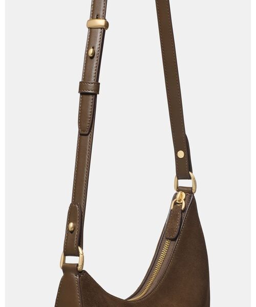 kate spade new york（ケイトスペード ニューヨーク）の「ケーエスデュオ スエード クロスボディ バッグ（ショルダーバッグ・レディース・ブラウン・ONESIZE）」の2枚目の写真