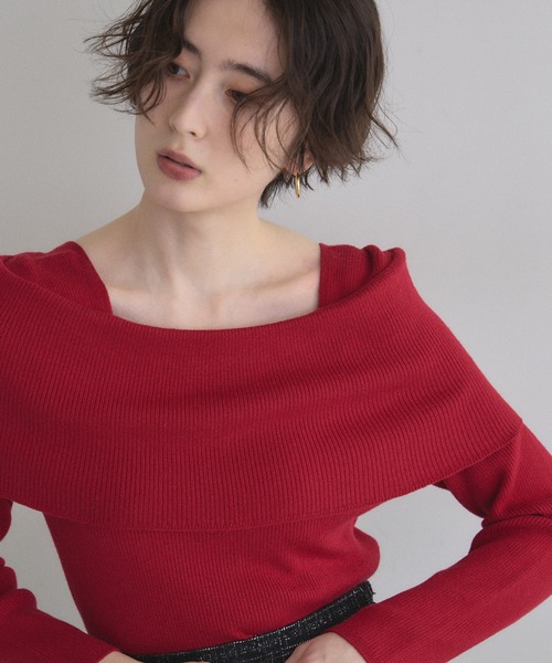 &. NOSTALGIA（アンドドットノスタルジア）の「【ZOZO限定】三織混オフショル風ニット（ニット/セーター・レディース・レッド/ブラック/オフホワイト・M）」の3枚目の写真