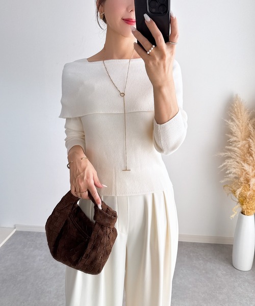 &. NOSTALGIA（アンドドットノスタルジア）の「【ZOZO限定】三織混オフショル風ニット（ニット/セーター・レディース・レッド/ブラック/オフホワイト・M）」の19枚目の写真