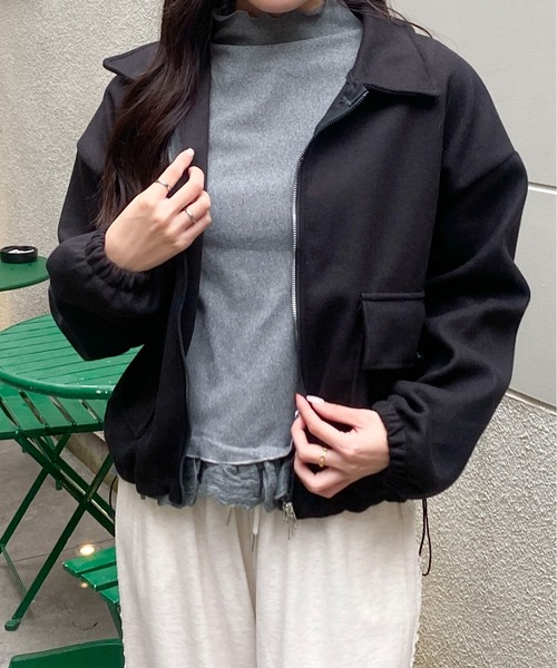 Mejoul（メジュール）の「ボリュームスリーブポケット付きダブルジップジャケット（ブルゾン・レディース・アイボリー/ブラック/ベージュ・M/L）」の7枚目の写真