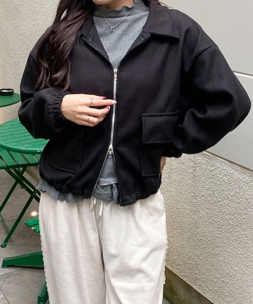 Mejoul（メジュール）の「ボリュームスリーブポケット付きダブルジップジャケット（ブルゾン・レディース・アイボリー/ブラック/ベージュ・M/L）」の13枚目の写真