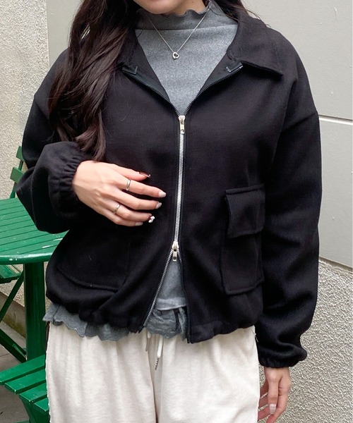 Mejoul（メジュール）の「ボリュームスリーブポケット付きダブルジップジャケット（ブルゾン・レディース・アイボリー/ブラック/ベージュ・M/L）」の6枚目の写真