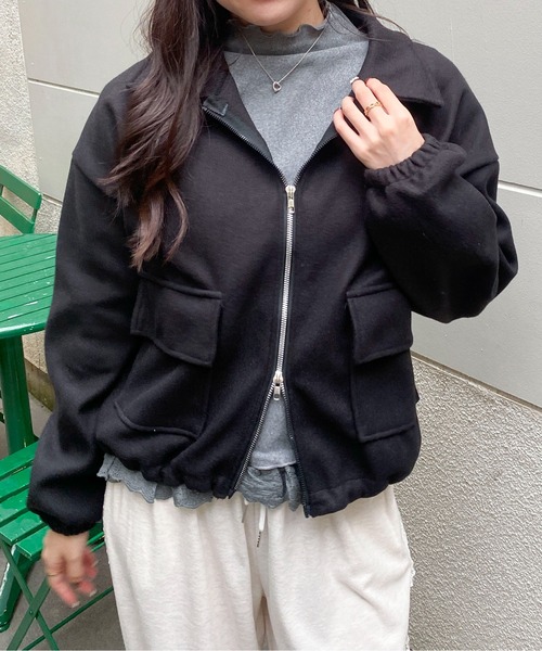 Mejoul（メジュール）の「ボリュームスリーブポケット付きダブルジップジャケット（ブルゾン・レディース・アイボリー/ブラック/ベージュ・M/L）」の17枚目の写真