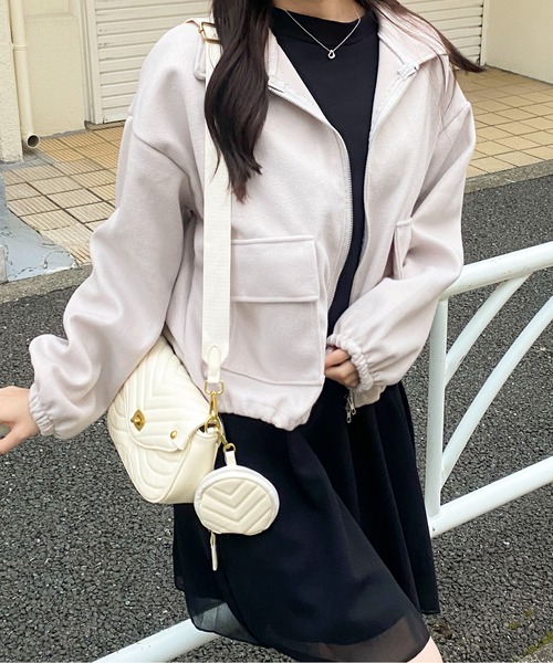 Mejoul（メジュール）の「ボリュームスリーブポケット付きダブルジップジャケット（ブルゾン・レディース・アイボリー/ブラック/ベージュ・M/L）」の4枚目の写真