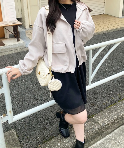 Mejoul（メジュール）の「ボリュームスリーブポケット付きダブルジップジャケット（ブルゾン・レディース・アイボリー/ブラック/ベージュ・M/L）」の11枚目の写真