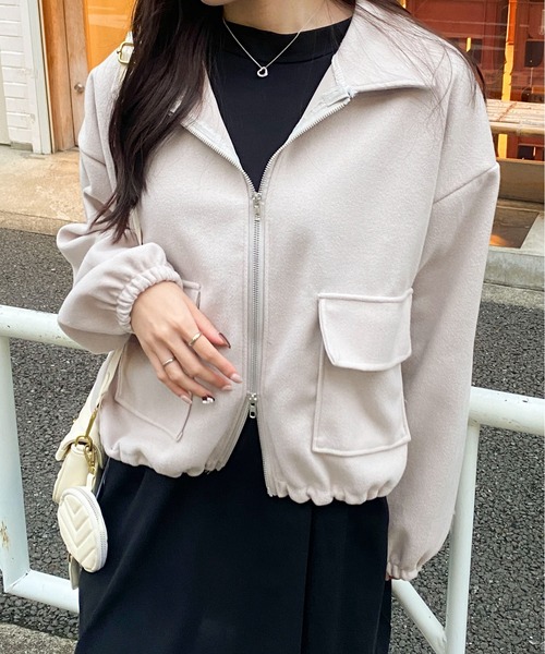 Mejoul（メジュール）の「ボリュームスリーブポケット付きダブルジップジャケット（ブルゾン・レディース・アイボリー/ブラック/ベージュ・M/L）」の18枚目の写真