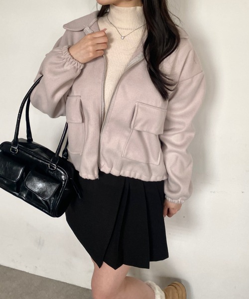 Mejoul（メジュール）の「ボリュームスリーブポケット付きダブルジップジャケット（ブルゾン・レディース・アイボリー/ブラック/ベージュ・M/L）」の22枚目の写真