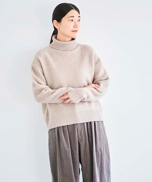 HAU（ハウ）の「ニットトップス wool pile（ニット/セーター・レディース・ベージュ/ブラウン・MEDIUM）」の2枚目の写真