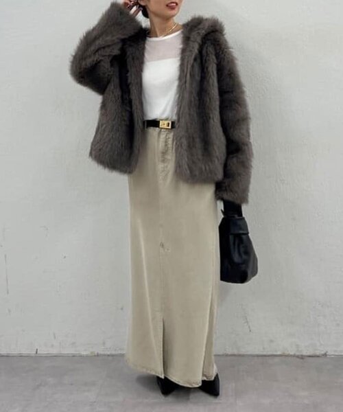 GALLARDAGALANTE（ガリャルダガランテ）の「エコファーフーディーブルゾン（ベスト・レディース・ベージュ/グレー・FREE）」の11枚目の写真