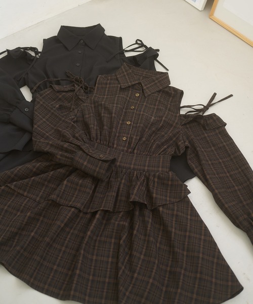 Ambre Neige（アンブルネージュ）の「アソートリボンカタアキシャツ