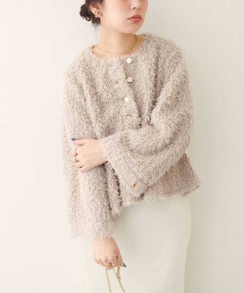 natural couture(ナチュラルクチュール)の「ペプラムボアカーディガン(ノーカラージャケット・レディース・モカ/アイボリー/グレイッシュベージュ・FREE)」の4枚目の写真