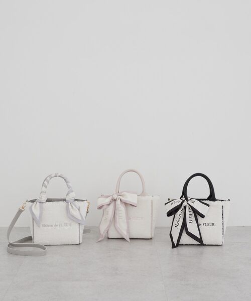 Maison de FLEUR(メゾンドフルール)の「スカーフ付きボア2WaySトートバッグ(トートバッグ・レディース・ブラック/ライトブルー/ピンクベージュ・FREE)」の18枚目の写真