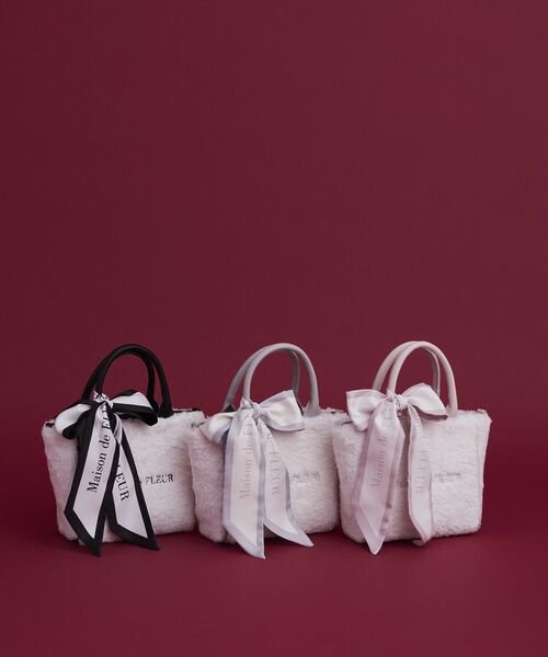 Maison de FLEUR(メゾンドフルール)の「スカーフ付きボア2WaySトートバッグ(トートバッグ・レディース・ブラック/ライトブルー/ピンクベージュ・FREE)」の21枚目の写真