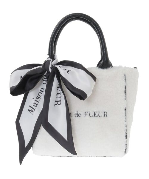 Maison de FLEUR(メゾンドフルール)の「スカーフ付きボア2WaySトートバッグ(トートバッグ・レディース・ブラック/ライトブルー/ピンクベージュ・FREE)」の15枚目の写真