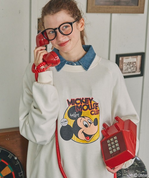 Disney（ディズニー）の「【Disney】別注 Mickey&Friends ミッキー＆フレンズ ヴィンテージライクグラフィックオーバーサイズスウェット（スウェット・レディース・ネイビー/オートミール/杢グレー/ネイビー系/アイボリー系/アイボリー・FREE）」の4枚目の写真