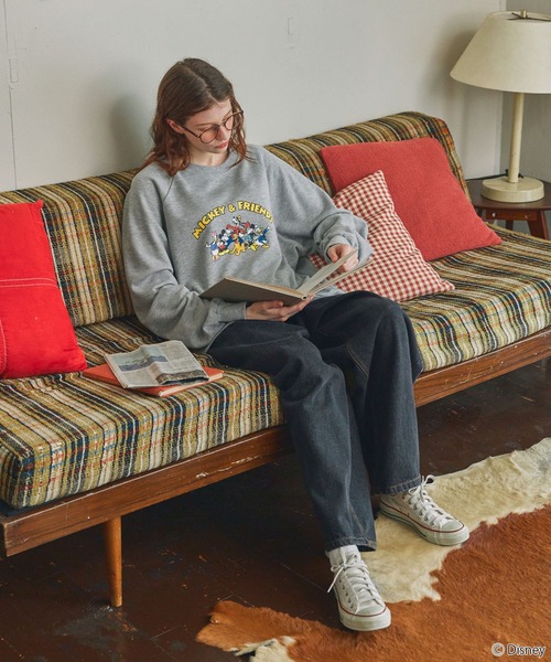 Disney（ディズニー）の「【Disney】別注 Mickey&Friends ミッキー＆フレンズ ヴィンテージライクグラフィックオーバーサイズスウェット（スウェット・レディース・ネイビー/オートミール/杢グレー/ネイビー系/アイボリー系/アイボリー・FREE）」の9枚目の写真