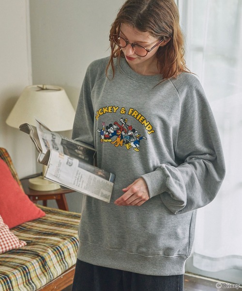 Disney（ディズニー）の「【Disney】別注 Mickey&Friends ミッキー＆フレンズ ヴィンテージライクグラフィックオーバーサイズスウェット（スウェット・レディース・ネイビー/オートミール/杢グレー/ネイビー系/アイボリー系/アイボリー・FREE）」の11枚目の写真