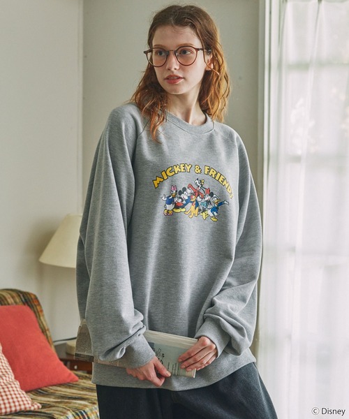 Disney（ディズニー）の「【Disney】別注 Mickey&Friends ミッキー＆フレンズ ヴィンテージライクグラフィックオーバーサイズスウェット（スウェット・レディース・ネイビー/オートミール/杢グレー/ネイビー系/アイボリー系/アイボリー・FREE）」の13枚目の写真