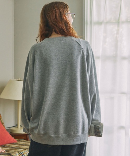 Disney（ディズニー）の「【Disney】別注 Mickey&Friends ミッキー＆フレンズ ヴィンテージライクグラフィックオーバーサイズスウェット（スウェット・レディース・ネイビー/オートミール/杢グレー/ネイビー系/アイボリー系/アイボリー・FREE）」の18枚目の写真