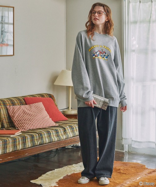 Disney（ディズニー）の「【Disney】別注 Mickey&Friends ミッキー＆フレンズ ヴィンテージライクグラフィックオーバーサイズスウェット（スウェット・レディース・ネイビー/オートミール/杢グレー/ネイビー系/アイボリー系/アイボリー・FREE）」の19枚目の写真