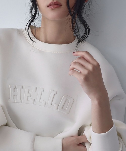 ELFRANK(エルフランク)の「エンボス加工 英字 ロゴ ダンボール スウェット プルオーバー トレーナー【洗える】《着用動画あり》(スウェット・レディース・オフホワイト/グレー/チャコールグレー/ブラウン/グリーン/レッド・FREE)」の1枚目の写真