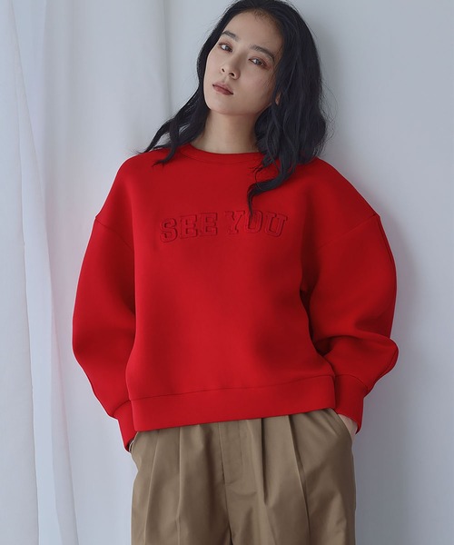 ELFRANK(エルフランク)の「エンボス加工 英字 ロゴ ダンボール スウェット プルオーバー トレーナー【洗える】《着用動画あり》(スウェット・レディース・オフホワイト/グレー/チャコールグレー/ブラウン/グリーン/レッド・FREE)」の10枚目の写真