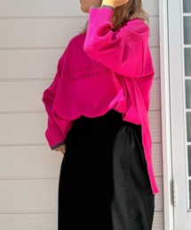 Q | エンボスロゴニット(ニット/セーター)