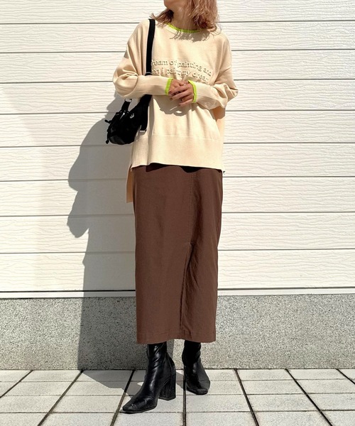 Q（キュー）の「エンボスロゴニット（ニット/セーター・レディース・ブラック/ベージュ/ピンク・MEDIUM）」の5枚目の写真