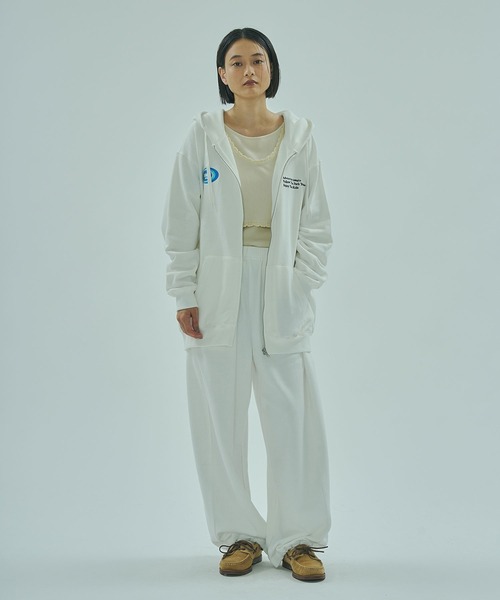 ROSE BUD（ローズバッド）の「PATCH EMBROIDERY ZIP HOODIE（パーカー・レディース・ライトグレー/ホワイト/チャコールグレー・ONE SIZE）」の6枚目の写真