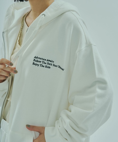 ROSE BUD（ローズバッド）の「PATCH EMBROIDERY ZIP HOODIE（パーカー・レディース・ライトグレー/ホワイト/チャコールグレー・ONE SIZE）」の8枚目の写真