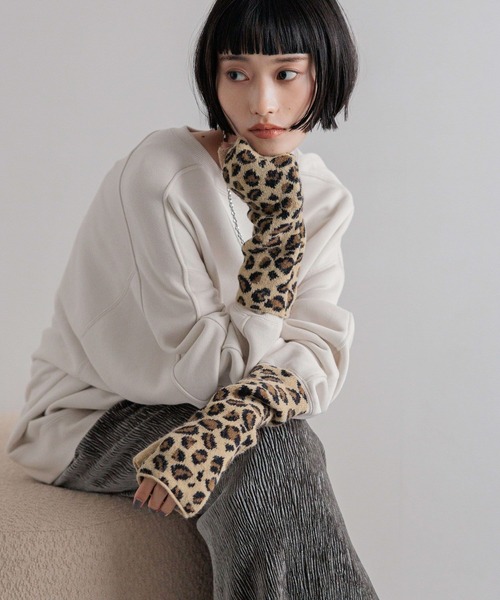 LOWRYS FARM（ローリーズファーム）の「アソートアームウォーマー　595918（アームカバー・レディース・グレー/ブラウン/レッド/レオパード・FREE）」の4枚目の写真