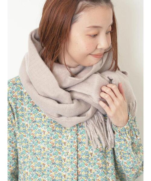 Samansa Mos2（サマンサ モスモス）の「【帯電防止/ウォッシャブル】リバーシブル無地ストール（ストール/ショール・レディース・シルバーグレー/ベージュ/ラベンダー・F）」の6枚目の写真