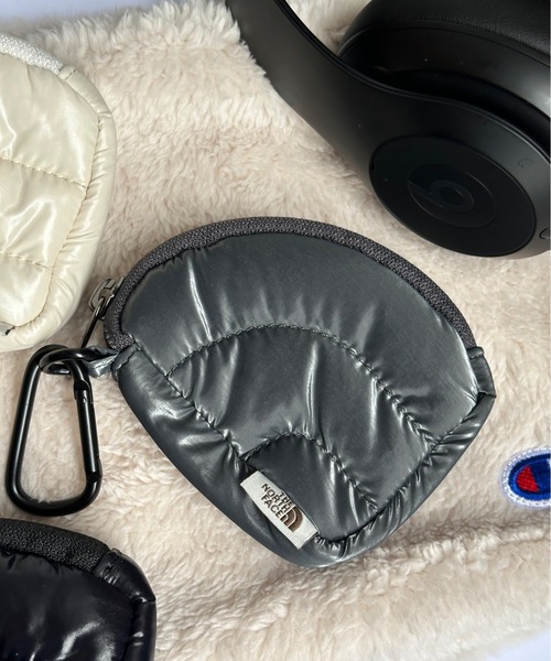 THE NORTH FACE(ザノースフェイス)の「【THE NORTH FACE】ノースフェイス 国内未発売 / WL DOME POUCH ドーム型 ミニポーチ / NN2PQ70J(コインケース・レディース・ライトグレー/ブラック/クリーム・ONESIZE)」の3枚目の写真