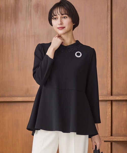 23区 L（ニジュウサンクオオキイサイズ）の「【セットアップ対応/洗える】トリアセダブルジョーゼット 2WAYレース襟 ペプラムブラウス（シャツ/ブラウス・レディース・ブラック系/ネイビー系/ベージュ系・44/50/46/48）」の2枚目の写真